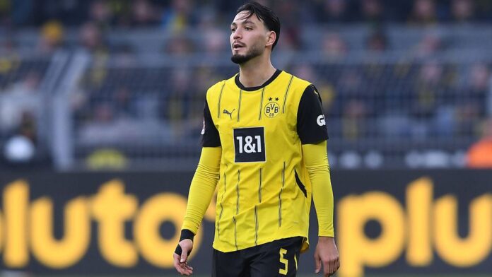 Ramy Bensebaini, jogador do Dortmund