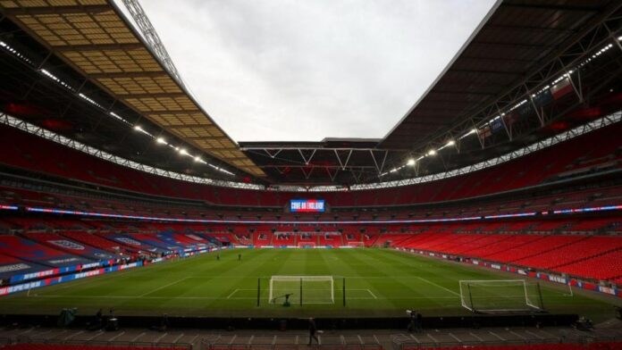 Wembley, Londres: 90.000