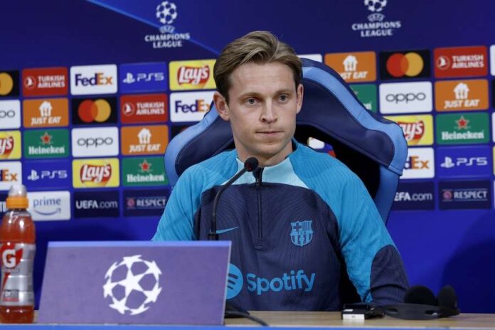 Frenkie de Jong acusou a imprensa de mentir sobre o seu salário e estatuto no Barcelona