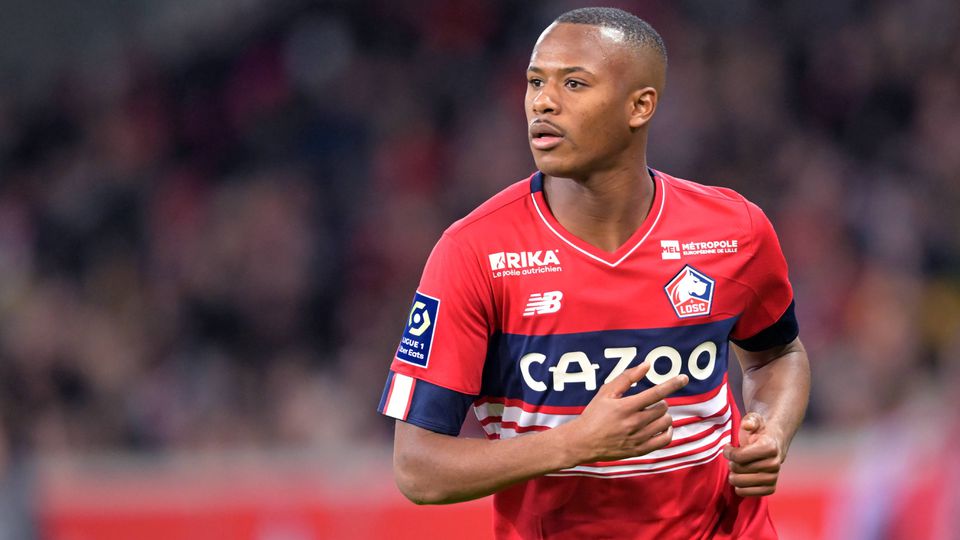 Mercado: Tiago Djaló já aterrou em Turim para reforçar a Juventus