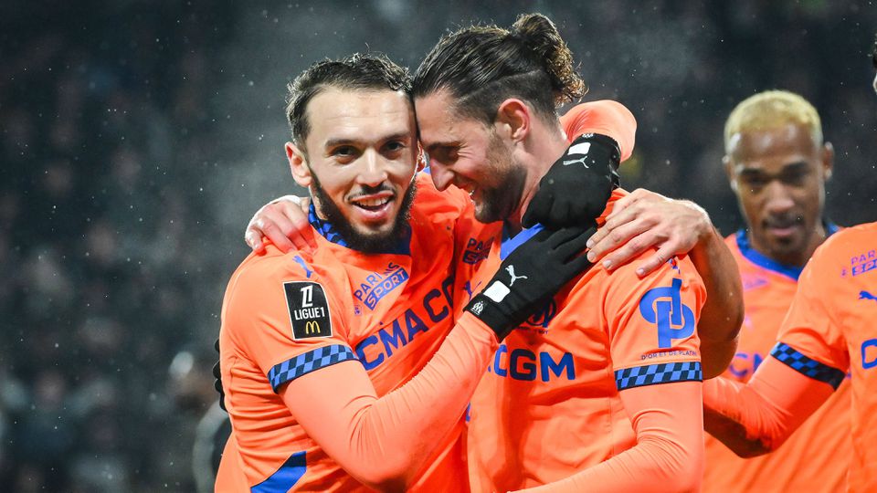 Rabiot e Gouiri a celebrarem o primeiro golo do Marselha