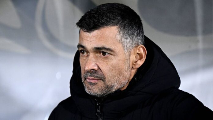 Sérgio Conceição concentrado