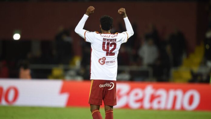 Aves SAD: Devenish realizou treino condicionado