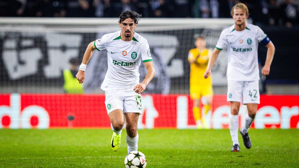 Francisco Trincão e Morten Hjulmand durante o Sturm Graz realizado em agosto de 2024 (Foto: Branislav Racko/IMAGO)