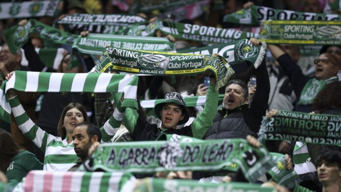 Adeptos leoninos têm acompanhada a equipa por todos o lado