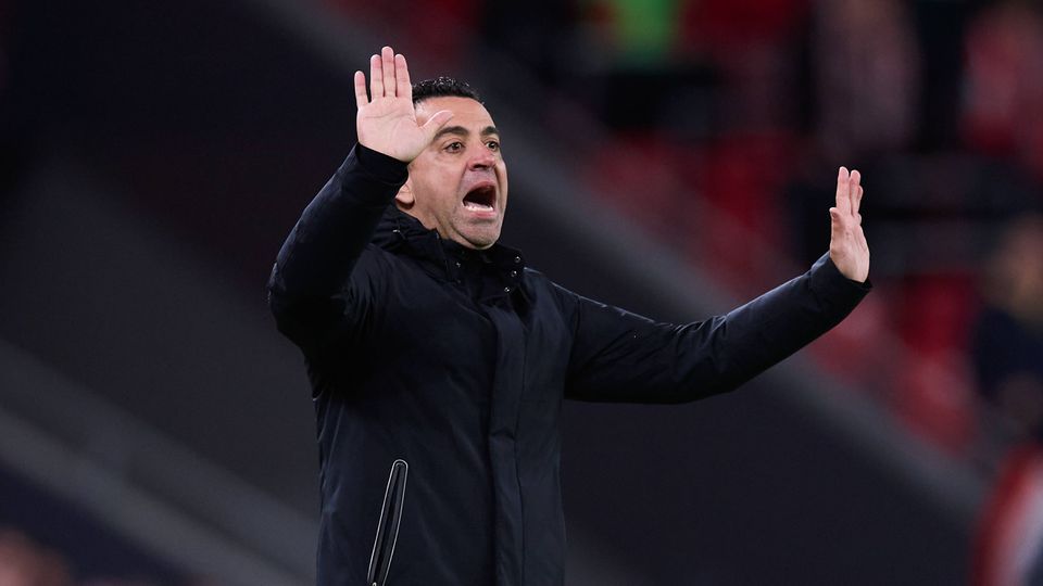 Xavi diz que Barça não o chamou para falar da renovação