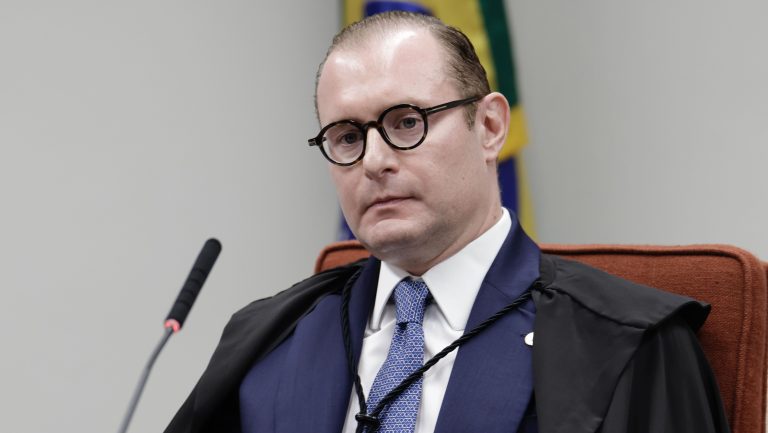 Zanin vota por tornar réus Bolsonaro e 7 aliados por trama golpista