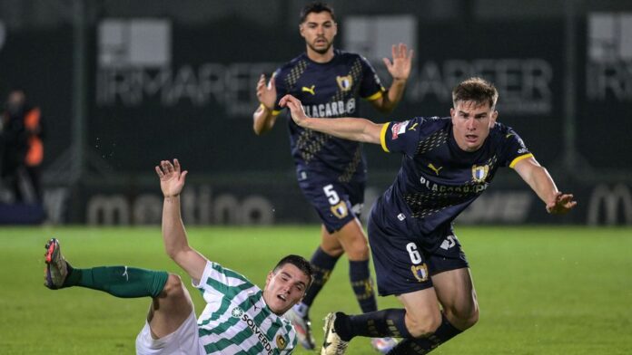 Tom van de Looi tem sido titular nos últimos jogos, fase que, curiosamente, tem sido profícua para o Famalicão