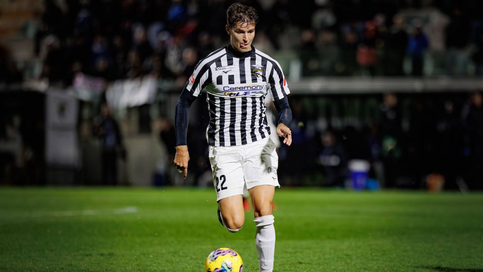 Mercado: Vitória de Guimarães avança por Relvas