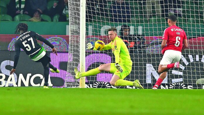 Quenda e Trubin no Sporting-Benfica da Liga (foto: Miguel Nunes)
