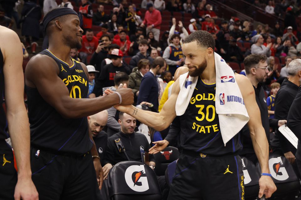 NBA: Jimmy Butler estreia-se com 25 pontos reviravolta nos Warriors