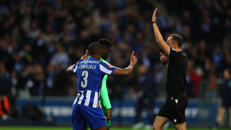 Vídeo: o golo anulado ao FC Porto no clássico com o Sporting