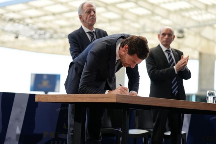 Em direto: Villas-Boas toma posse como presidente do FC Porto