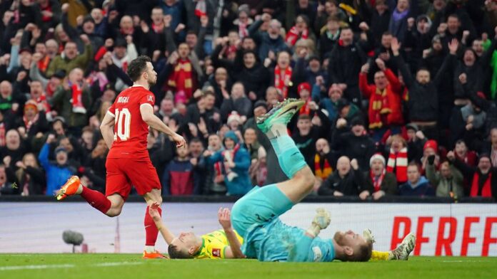 Taça de Inglaterra: Darwin e Diogo Jota marcam e Liverpool segue em frente
