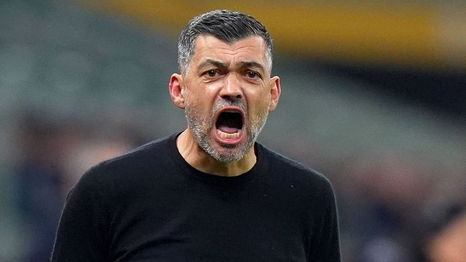 Sérgio Conceição frustrado com o golo sofrido na compensação