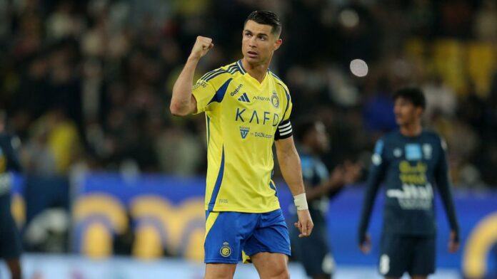 Cristiano Ronaldo comemora golo pelo Al Nassr