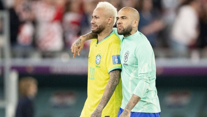 Dani Alves devolve 150 mil euros à família de Neymar