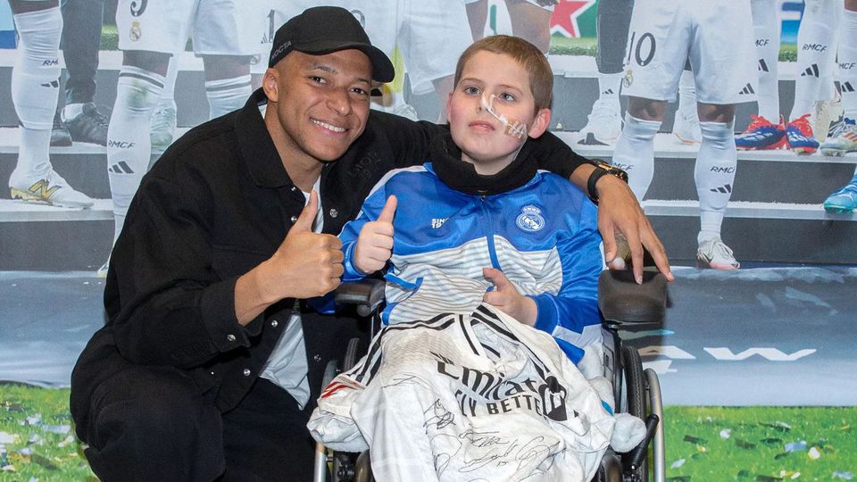 Mbappé e Lorenzo (Foto: Real Madrid)
