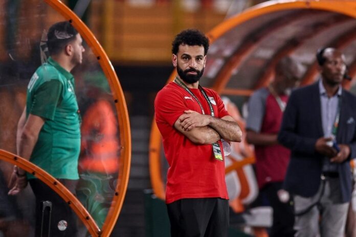 Salah ficaru00e1 na torcida por seus companheiros. AFP