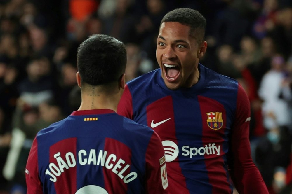 A alegria de Vitor Roque ao marcar pelo Barça. AFP