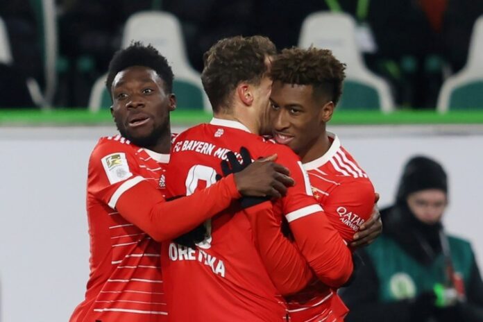 O Bayern não de desespera com Davies. AFP