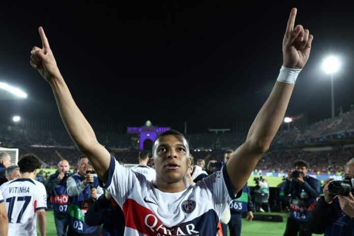 Mbappé irritou o Barça e houve confusão nos vestiários. AFP