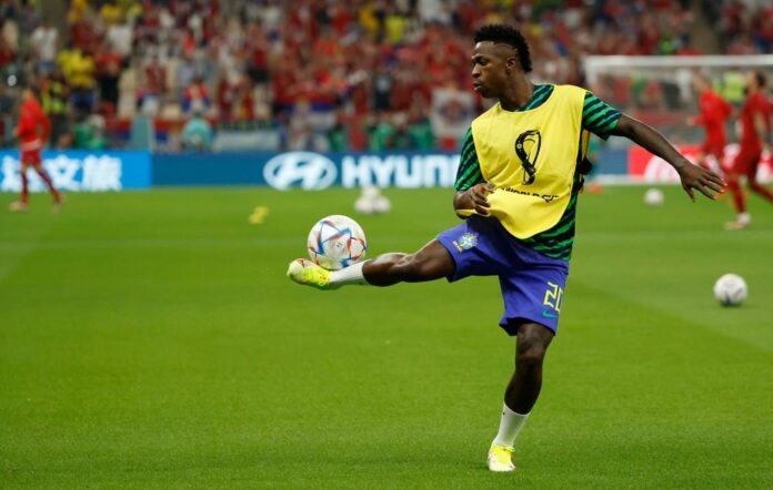 Vini Jr., com a camisa da Seleção Brasileira, em foto de arquivo. EFE