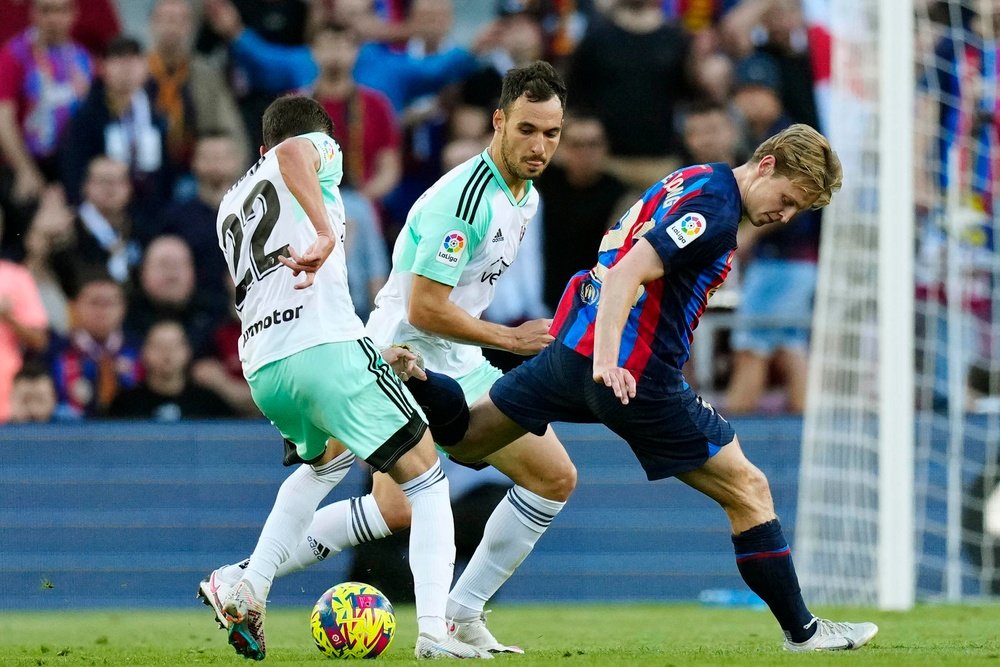 Escalações confirmadas de Barcelona e Osasuna. EFE