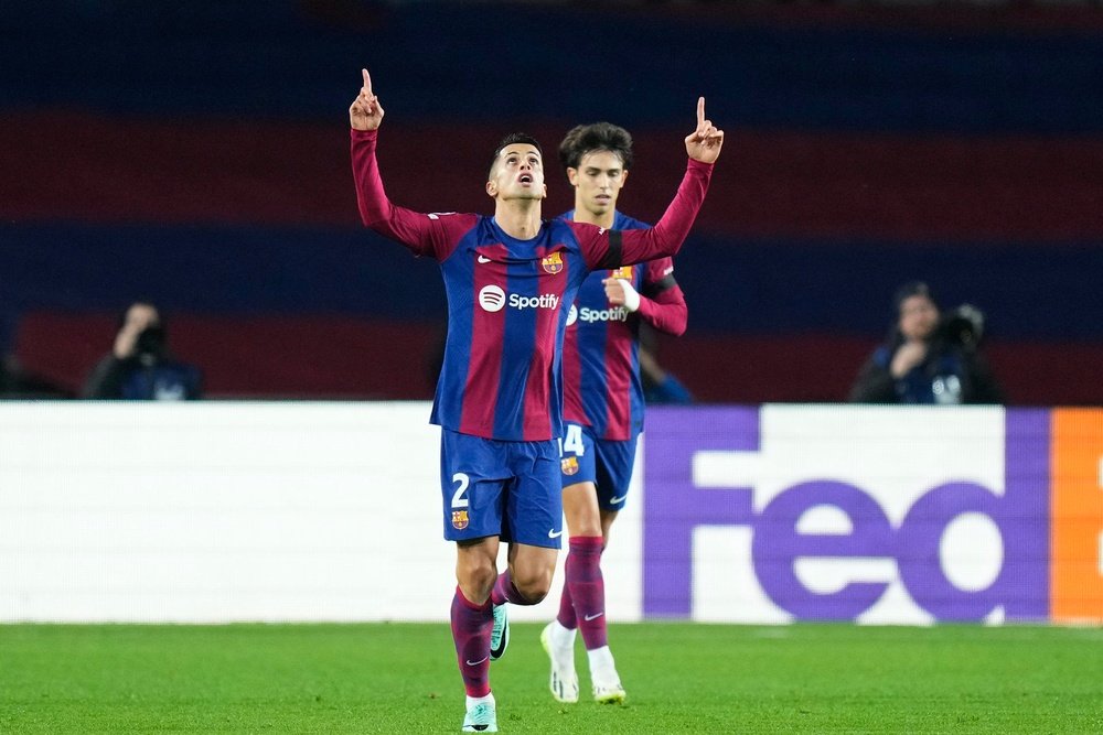 O Barça pretende oferecer 30 milhões por Cancelo, mas o City pedirá 40 ou 50. EFE