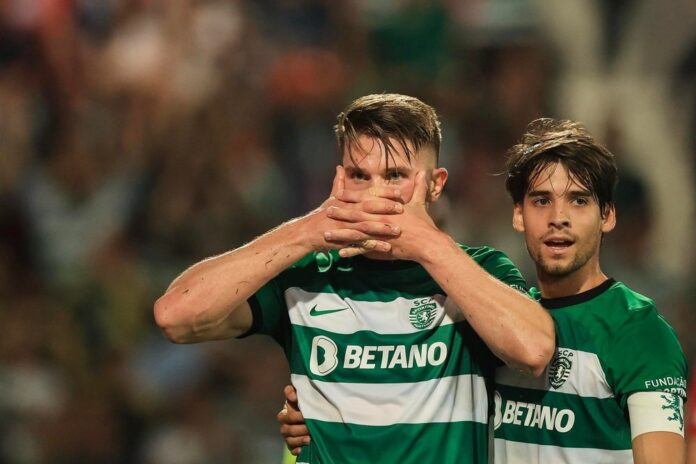 De Jong e Gyökeres, dois artilheiros fora das 5 grandes ligas. EFE/EPA/JOSE COELHO