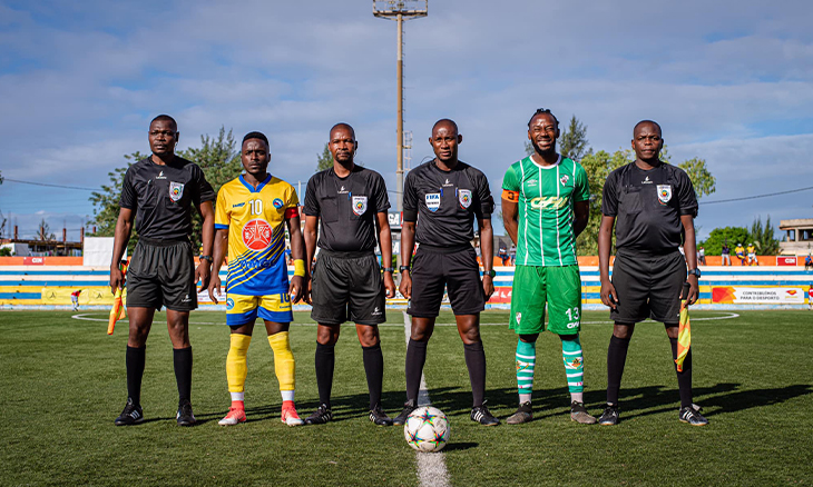 arbitros-mocambicanos-1