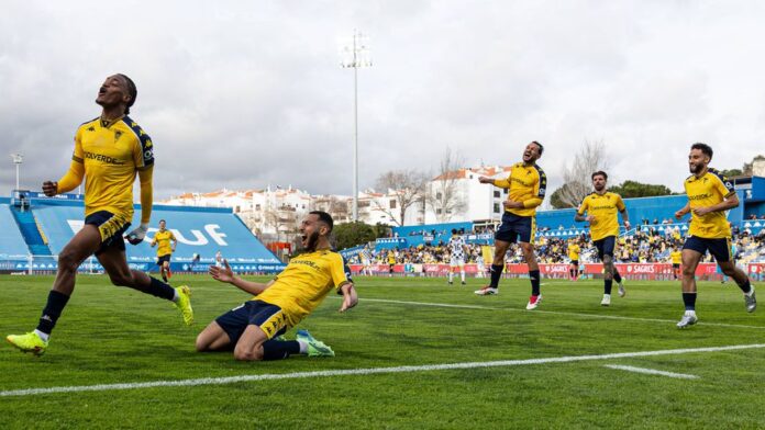 Em Estoril que ganha... Cathro não deve mexer