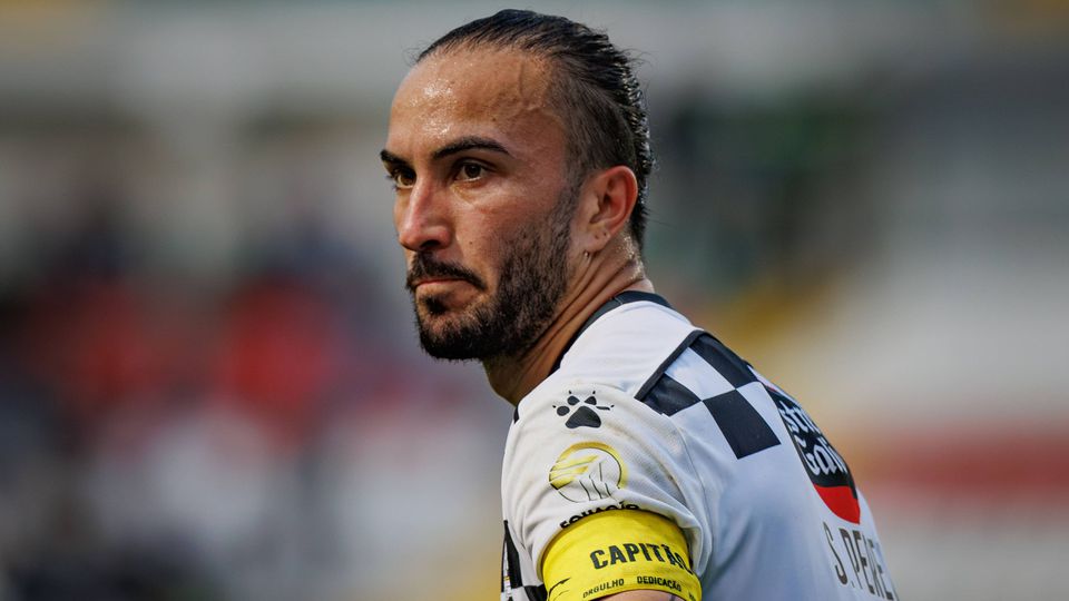 Seba Pérez falha jogo com o Famalicão por opção de Bacci (Imago)