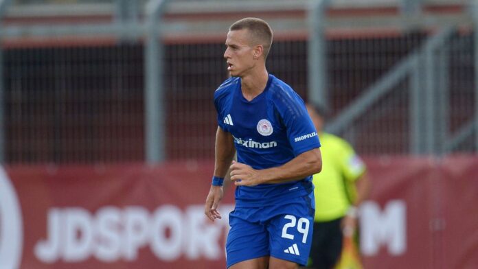 Mercado oficial: Rio Ave fecha dia com reforço para o meio-campo