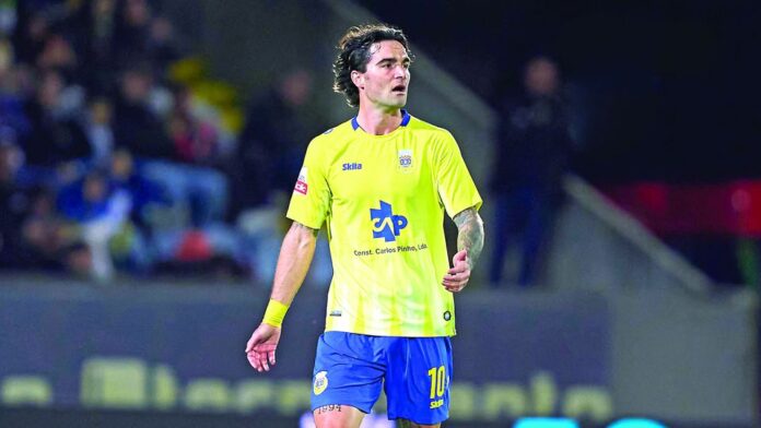 Jason Remeseiro saltou do banco e deu triunfo ao Arouca