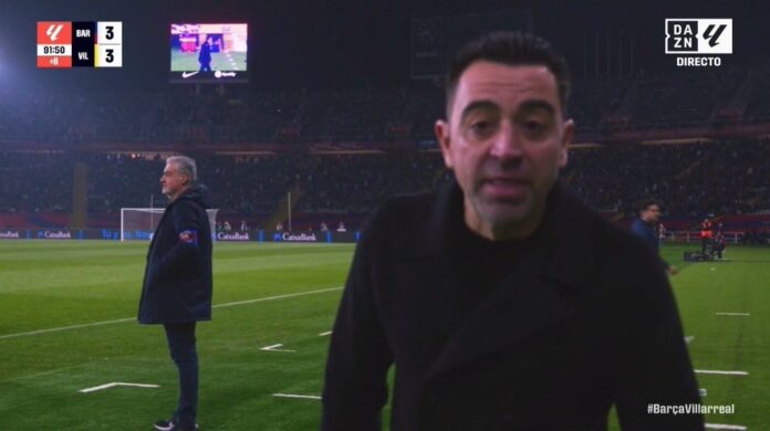 Xavi explode contra a arbitragem. Captura/DAZN