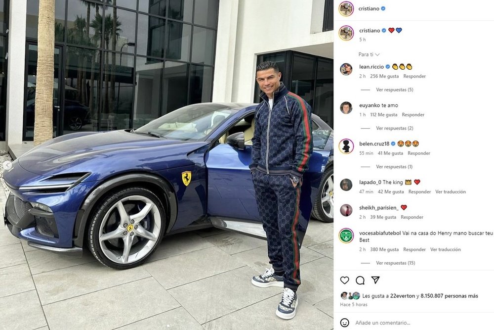 Cristiano Ronaldo posta foto com sua nova Ferrari. @cristiano