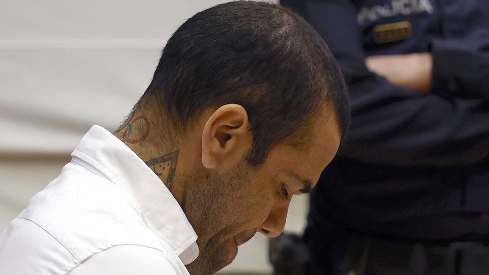Pai de Neymar não paga fiança de Dani Alves: «Agora ponto final!»