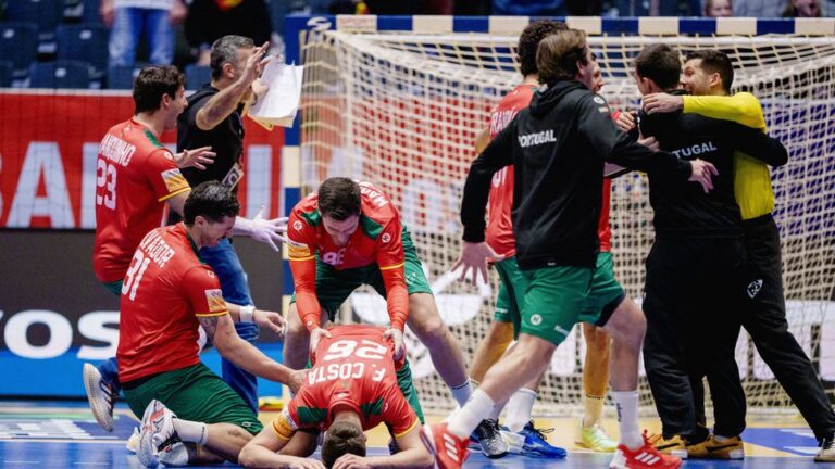 Portugal festeja apuramento para as meias-finais do Mundial de andebol, após bater a Alemanha no prolongamento (foto: IMAGO)
