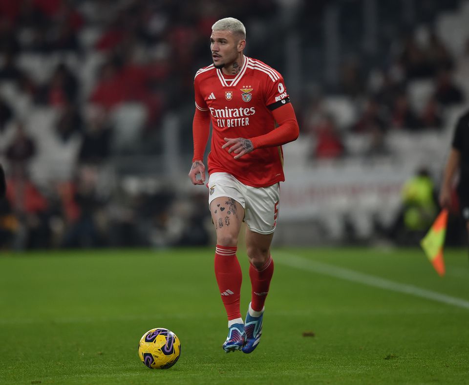 «Jogar a lateral esquerdo? É um pouco diferente…»