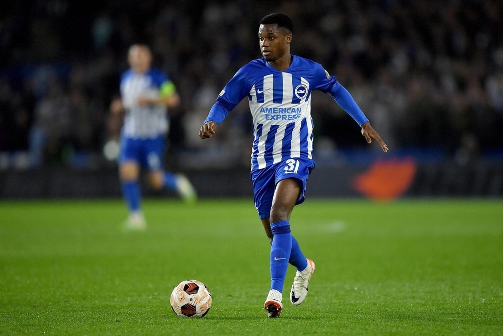 Ansu Fati em uma partida com o Brighton nesta temporada. EFE/EPA/VINCE MIGNOTT
