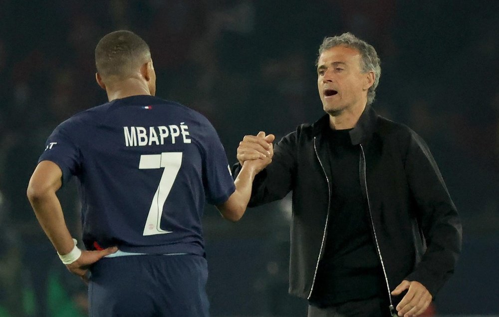 Luis Enrique e Mbappé em foto de arquivo. EFE/EPA/TERESA SUÁREZ
