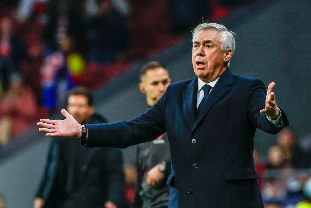 Carlo Ancelotti lamentou a derrota no dérbi. EFE