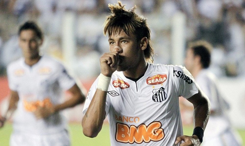 Neymar define uma data para o seu retorno ao Santos. EFE