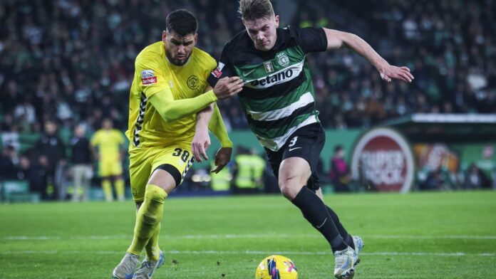 Zé Vítor a tentar travar Viktor Gyokeres