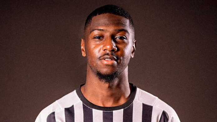 Boavista: Diaby inscrito e opção para a Luz
