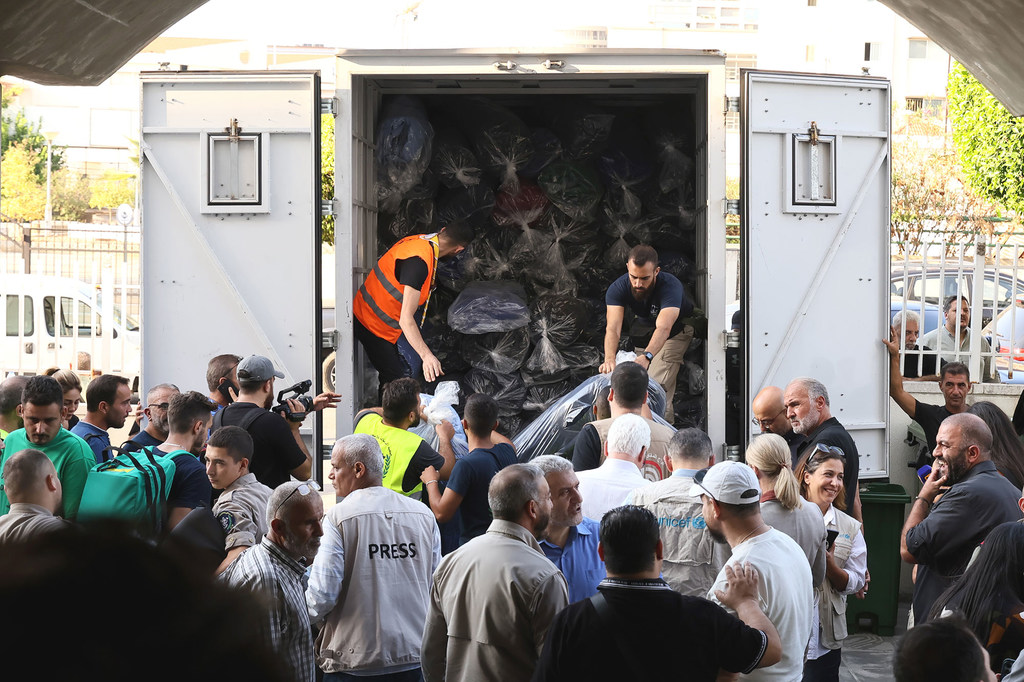 Unrwa abriu sete abrigos que acolhem 1,6 mil deslocados Unrwa abriu sete abrigos que acolhem 1,6 mil deslocados
