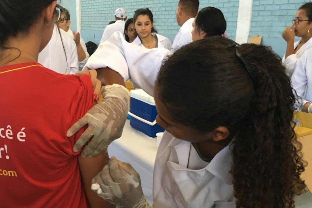 Vacinação contra a febre amarela no Brasil Vacinação contra a febre amarela no Brasil