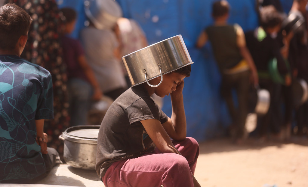 Existem 6 mil caminhões carregados de alimentos e suprimentos médicos na Jordânia e no Egito à espera de autorização