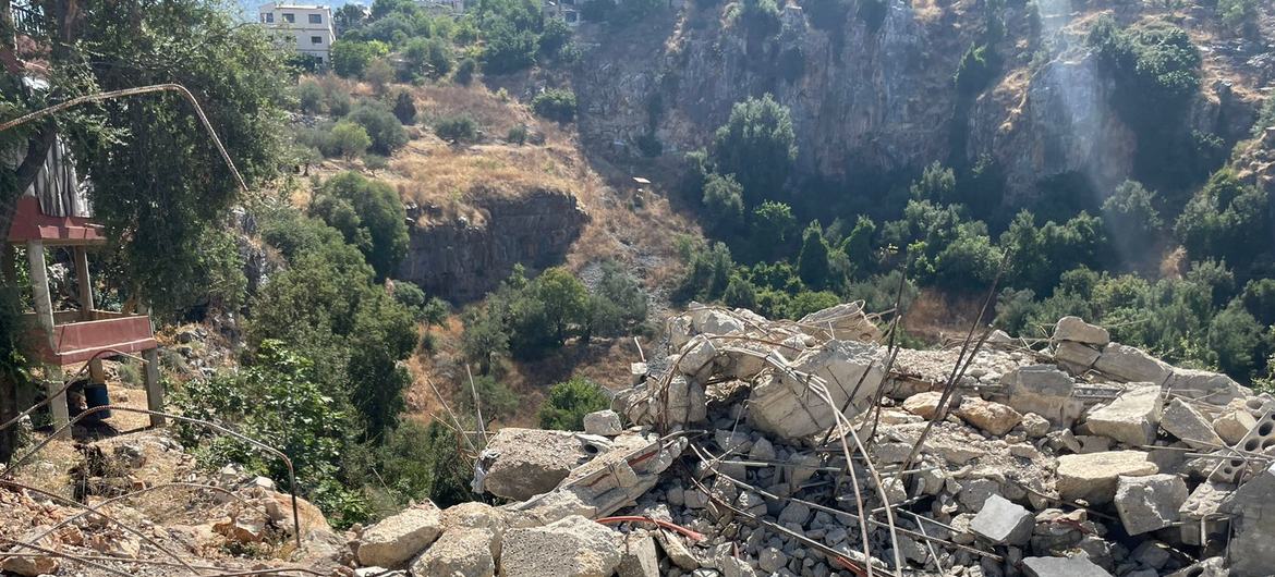 A aldeia de Hebbariyeh, no sul do Líbano, está parcialmente em ruínas após confrontos na Linha Azul A aldeia de Hebbariyeh, no sul do Líbano, está parcialmente em ruínas após confrontos na Linha Azul